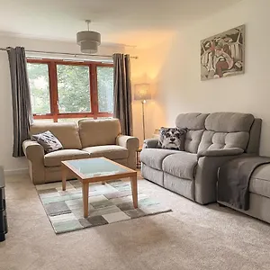 Spacious, And Newly Decorated Edimburgo