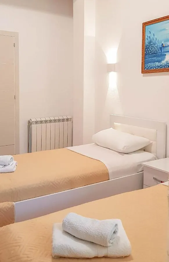 Villa Goliku Pestani 0*,