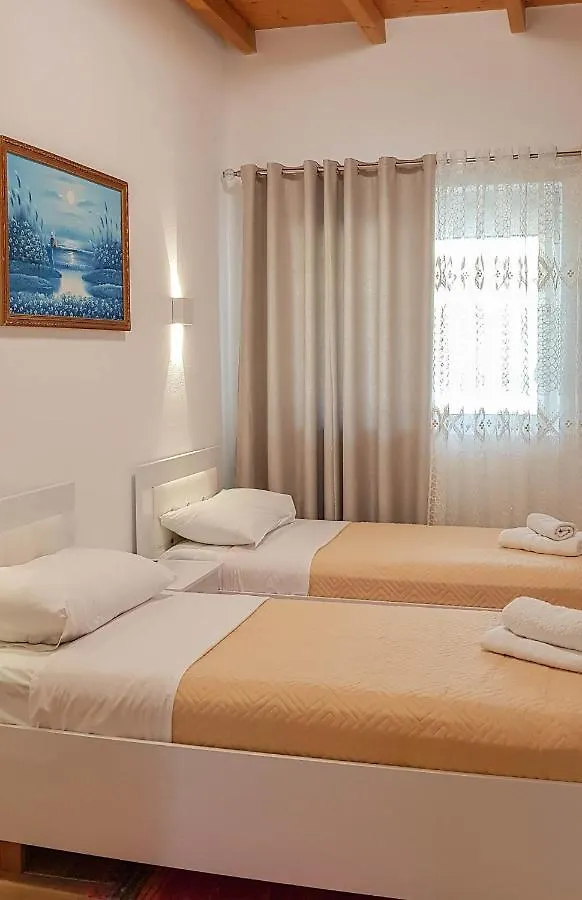 Villa Goliku Pestani