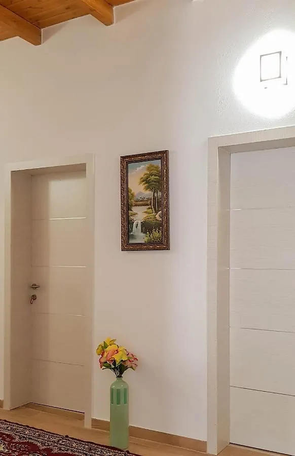 Villa Goliku Pestani 0*,